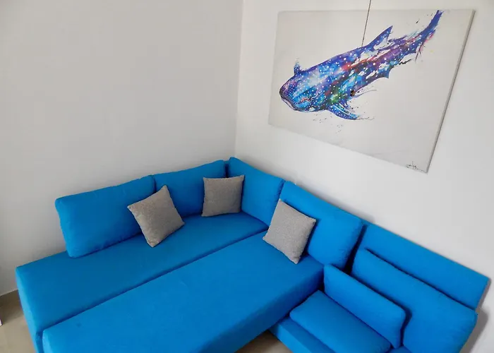 2 Br-house In With Stunning View Apartment